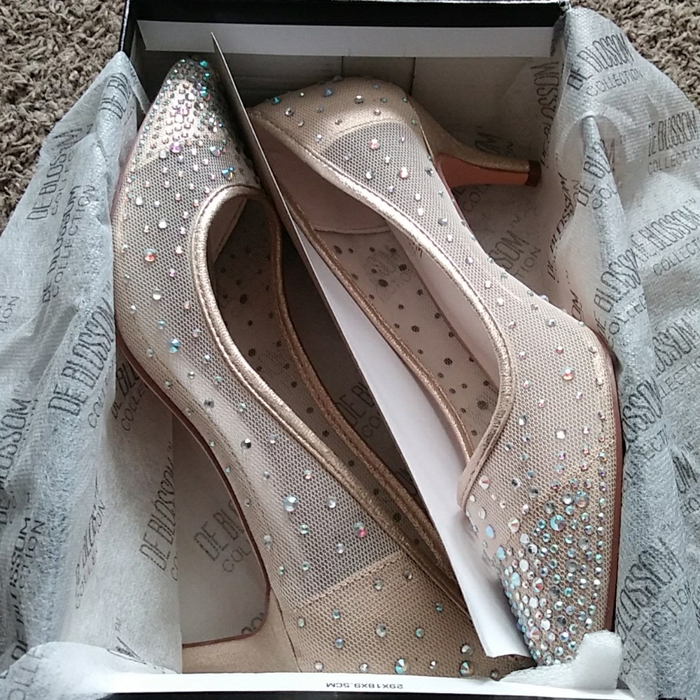 De Blossom collection by Davids Bridal